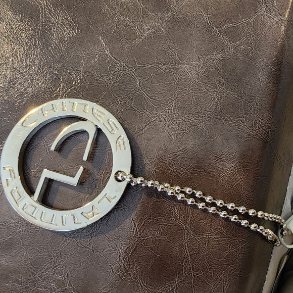 CHINESE LAUNDRY CLUTCH - Picture 11 of 16